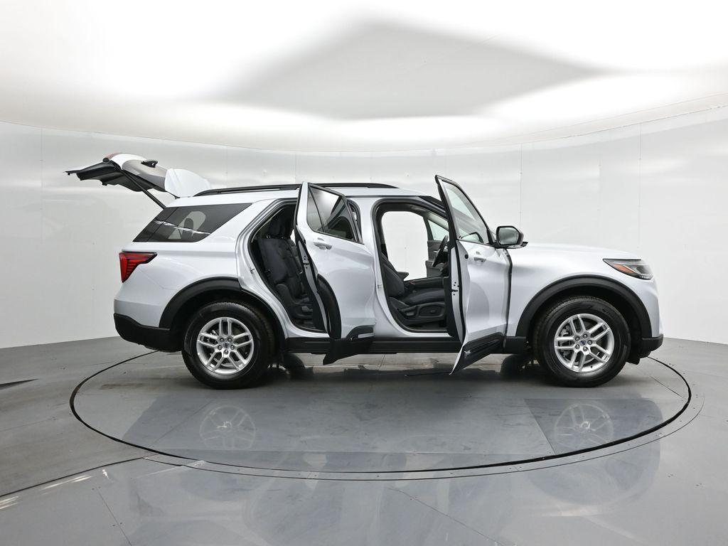 new 2025 Ford Explorer car, priced at $40,395