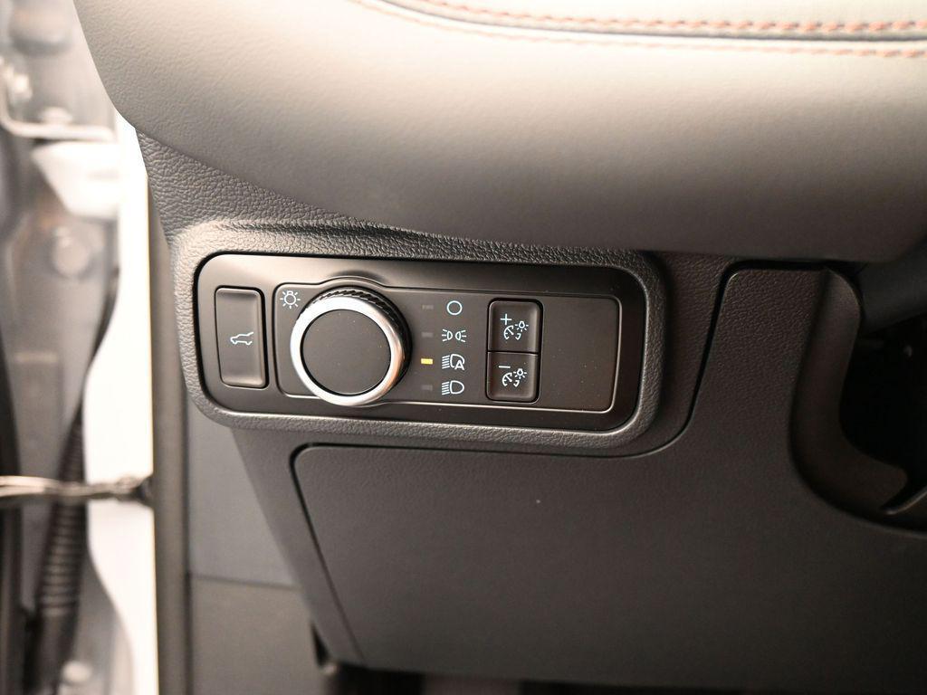 new 2025 Ford Explorer car, priced at $40,395