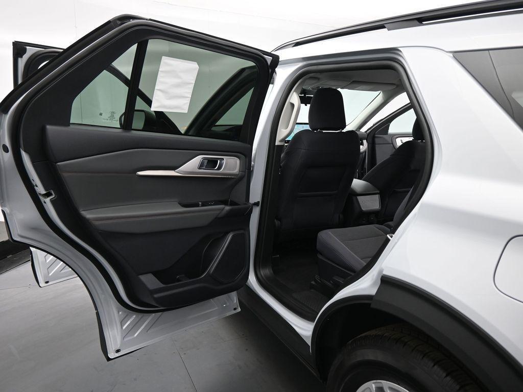 new 2025 Ford Explorer car, priced at $40,395