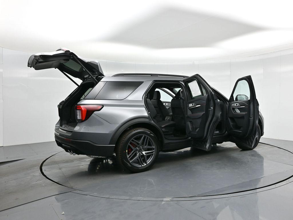 new 2025 Ford Explorer car, priced at $56,315