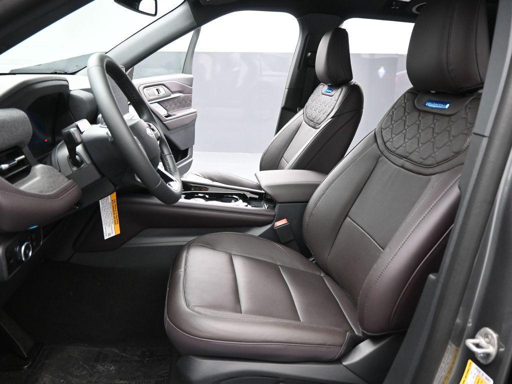 new 2025 Ford Explorer car, priced at $60,300
