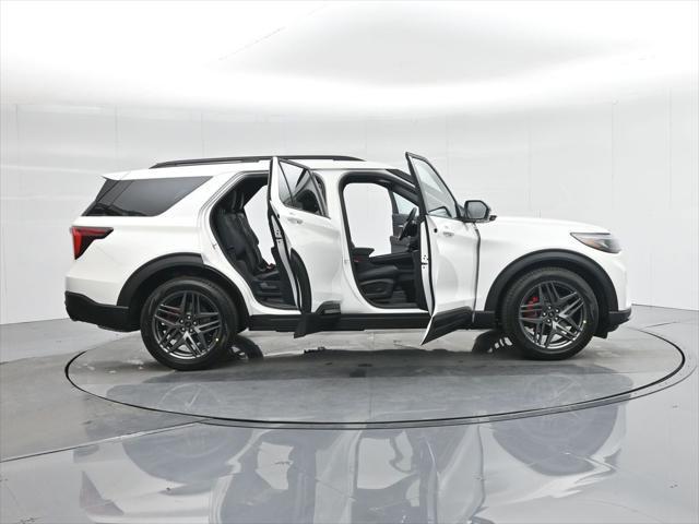 new 2025 Ford Explorer car, priced at $61,475