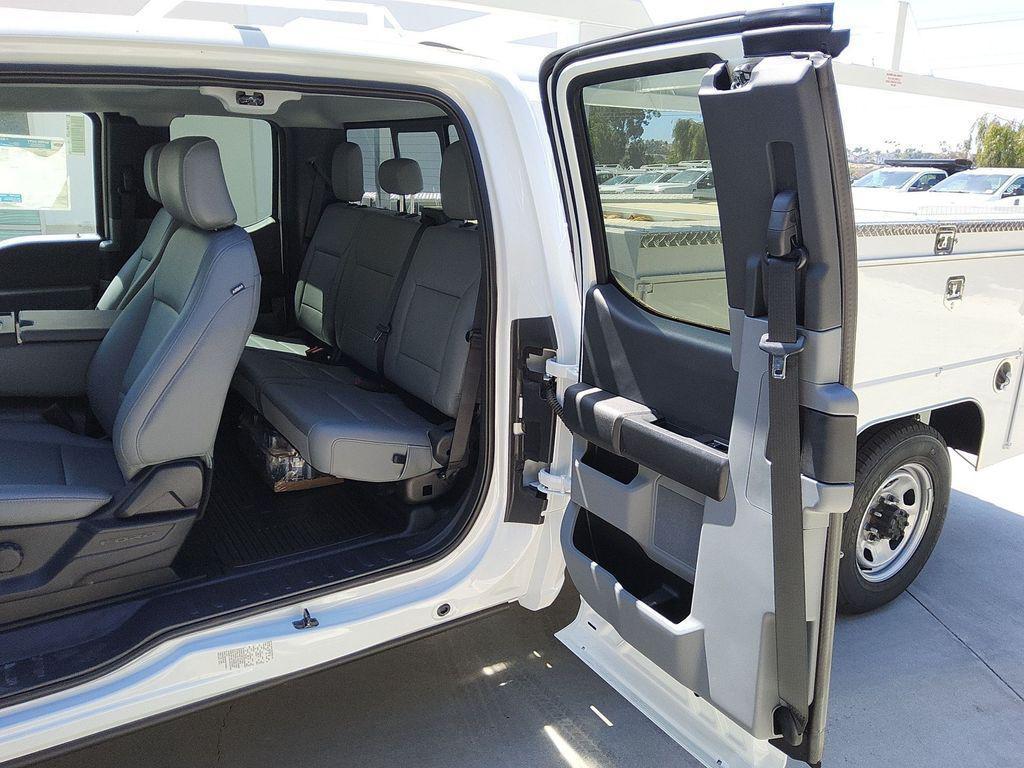 new 2025 Ford F-350 car, priced at $74,283