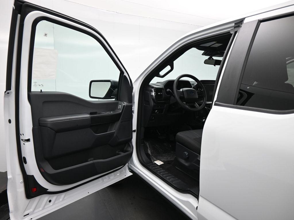 new 2025 Ford F-150 car, priced at $42,795