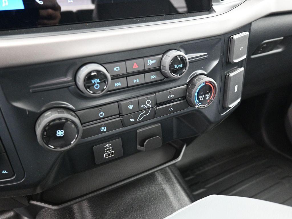 new 2025 Ford F-150 car, priced at $45,275