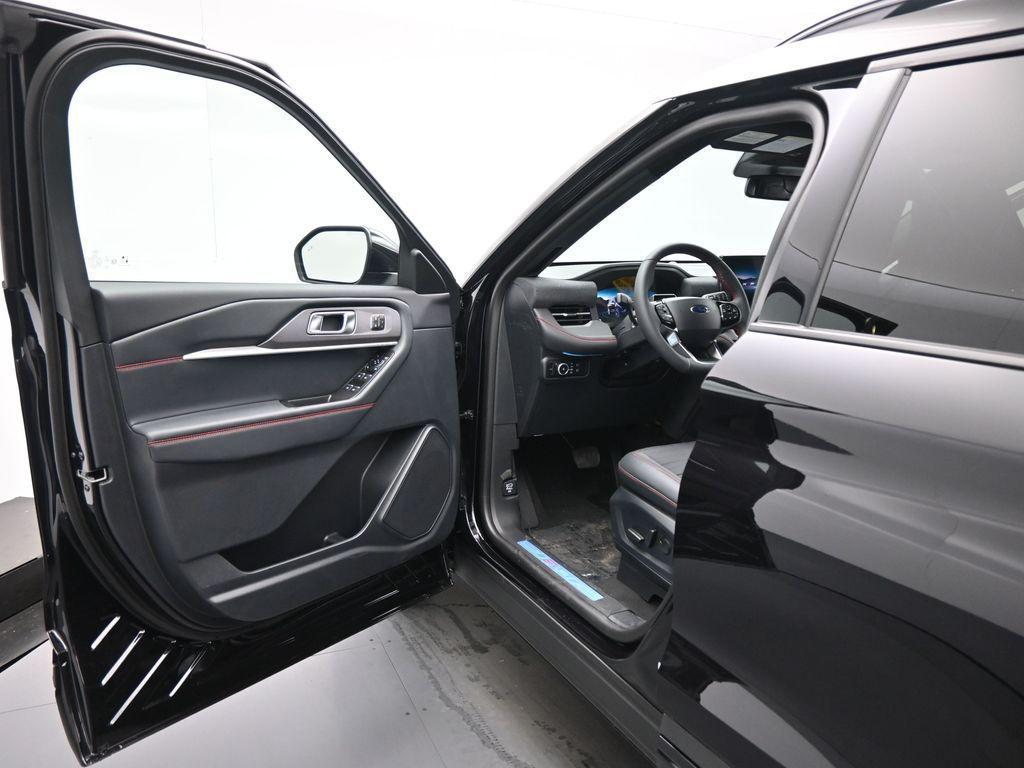 new 2025 Ford Explorer car, priced at $48,535