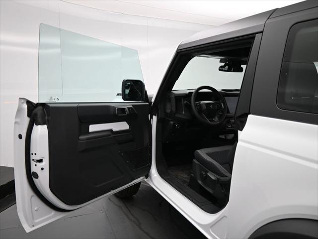 new 2025 Ford Bronco car, priced at $40,385