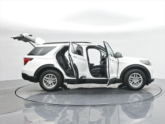 new 2025 Ford Explorer car, priced at $45,605