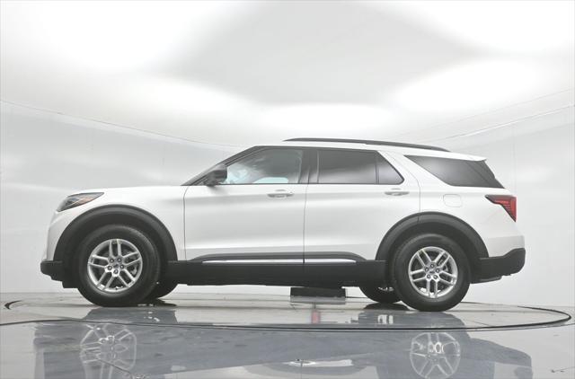 new 2025 Ford Explorer car, priced at $40,645