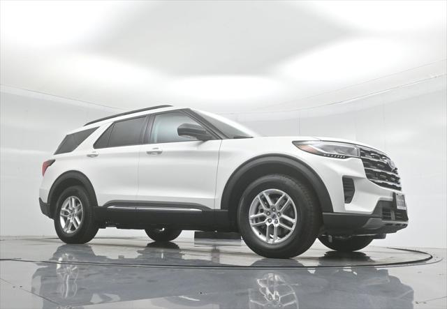 new 2025 Ford Explorer car, priced at $40,645