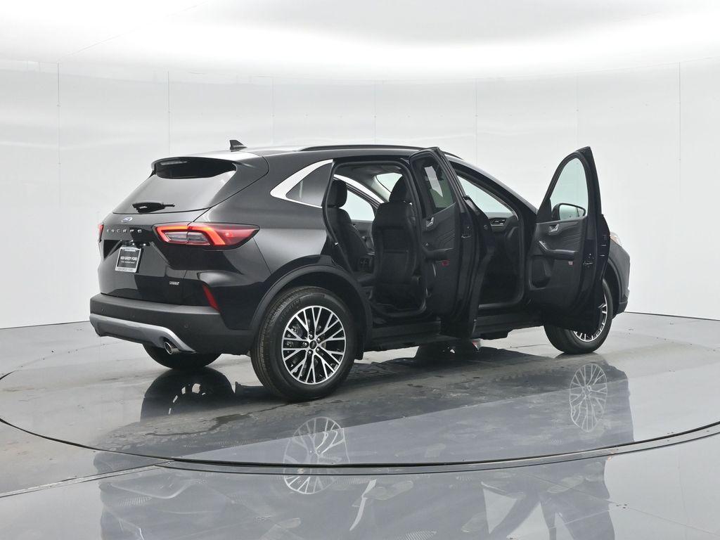 new 2025 Ford Escape PHEV car, priced at $32,030