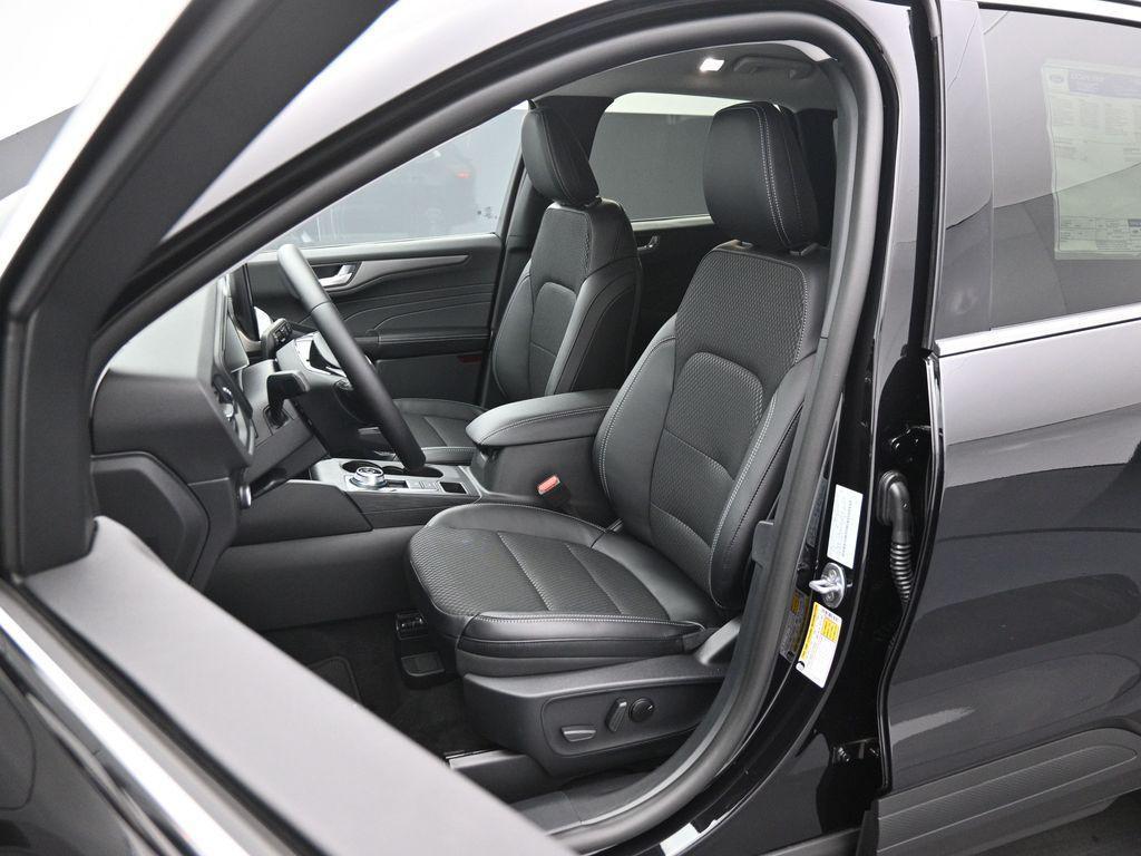 new 2025 Ford Escape PHEV car, priced at $32,030