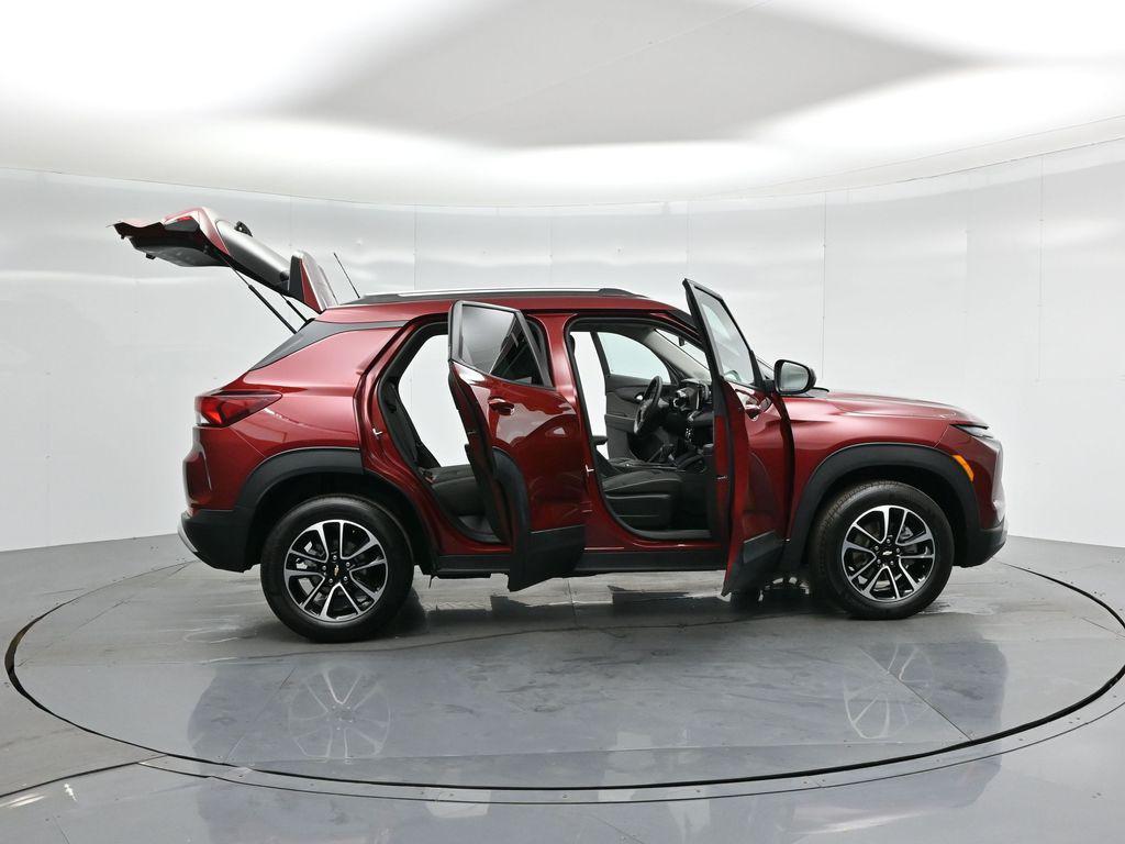 used 2025 Chevrolet TrailBlazer car, priced at $22,000