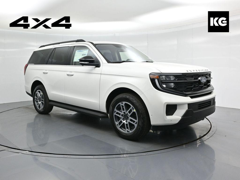 new 2025 Ford Expedition car, priced at $73,245