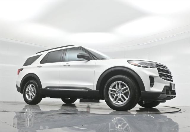 new 2025 Ford Explorer car, priced at $41,440