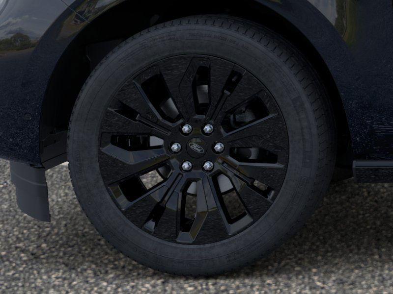 new 2025 Ford Expedition car, priced at $81,570