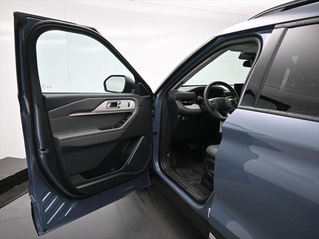 new 2025 Ford Explorer car, priced at $45,115