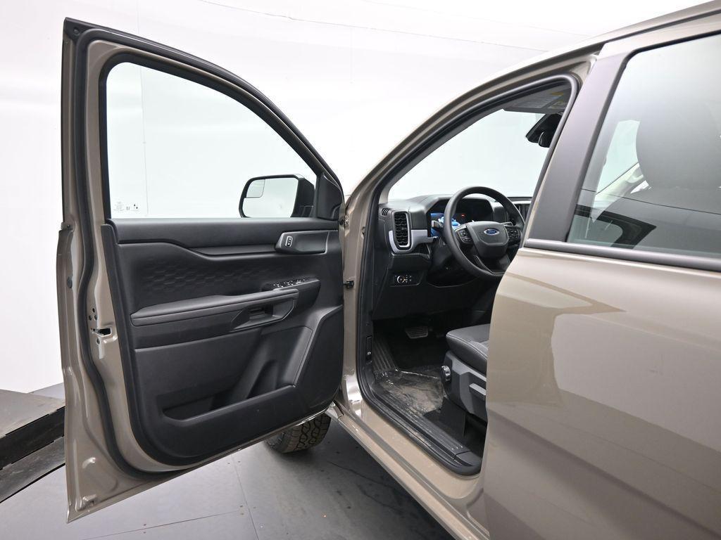 new 2025 Ford Ranger car, priced at $33,585