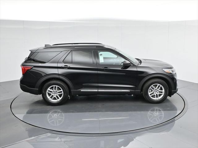new 2025 Ford Explorer car, priced at $40,645