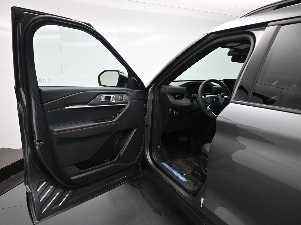 new 2025 Ford Explorer car, priced at $48,535