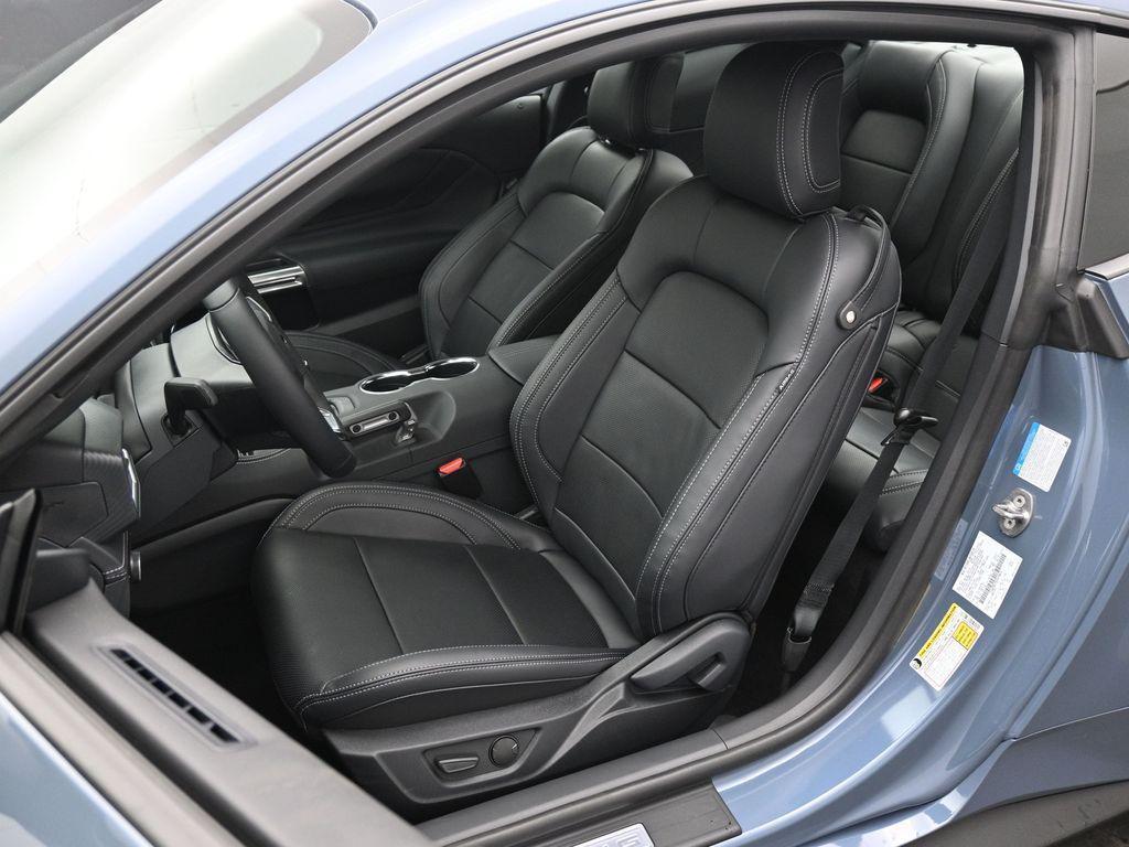 new 2025 Ford Mustang car