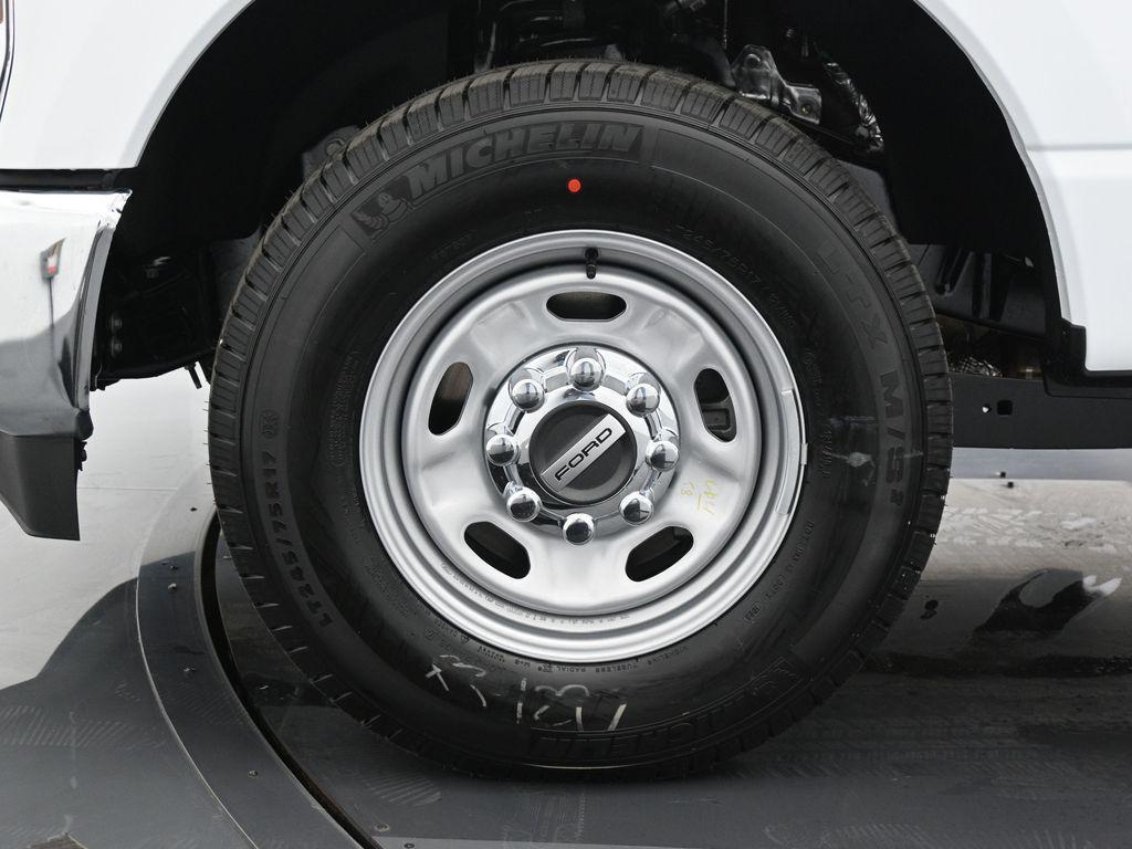 new 2025 Ford F-250 car, priced at $45,395