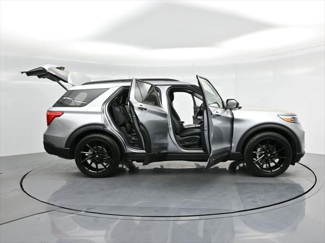 new 2024 Ford Explorer car, priced at $51,765