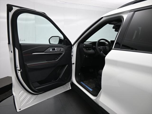 new 2025 Ford Explorer car, priced at $46,551