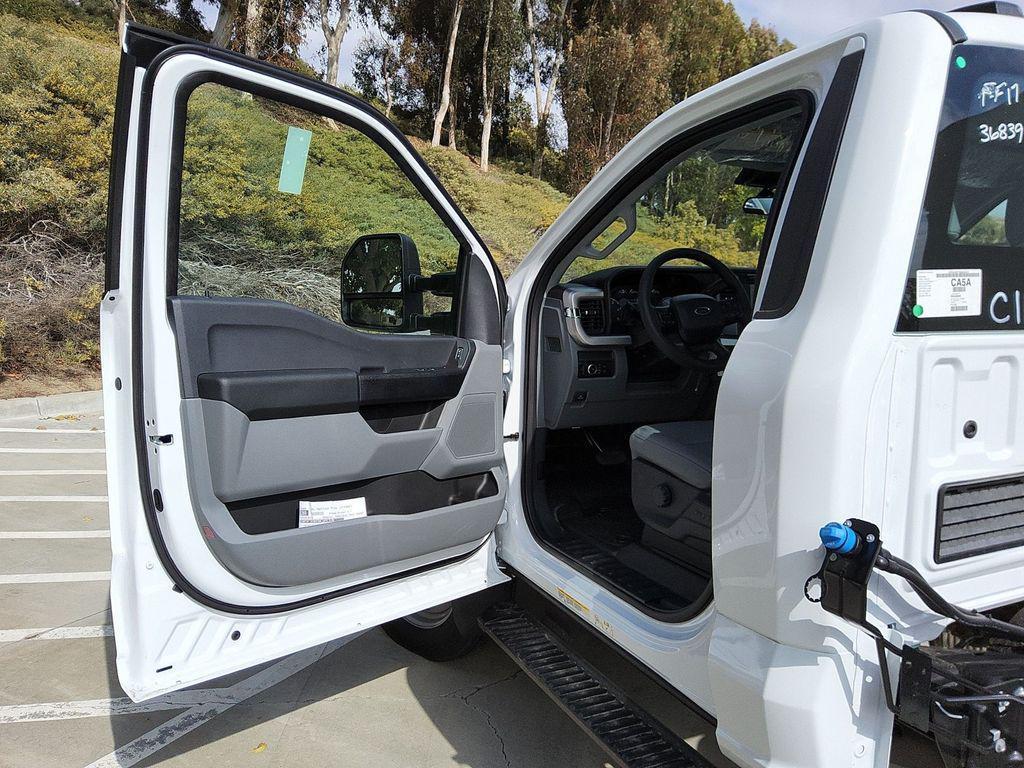new 2024 Ford F-450 car, priced at $65,825