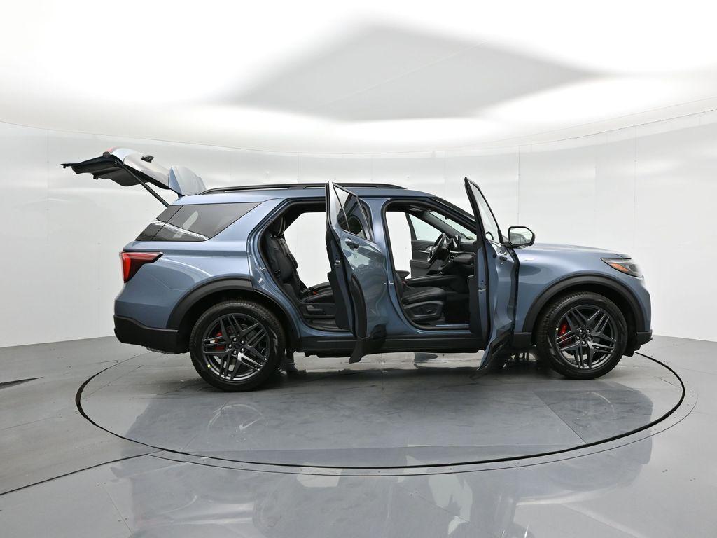 new 2025 Ford Explorer car, priced at $49,030