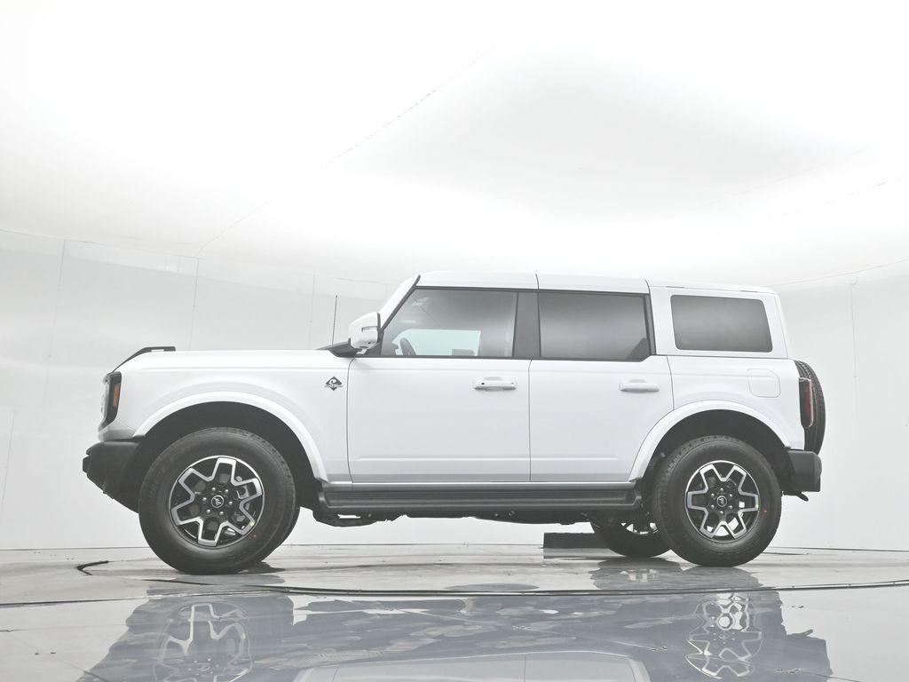 new 2025 Ford Bronco car, priced at $55,195