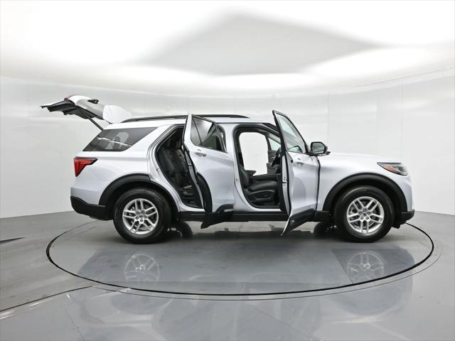new 2025 Ford Explorer car, priced at $41,598