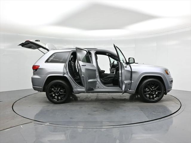 used 2017 Jeep Grand Cherokee car, priced at $19,000