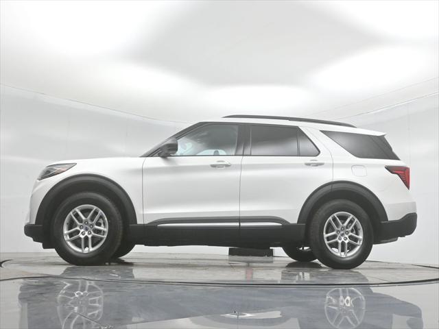 new 2025 Ford Explorer car, priced at $42,334