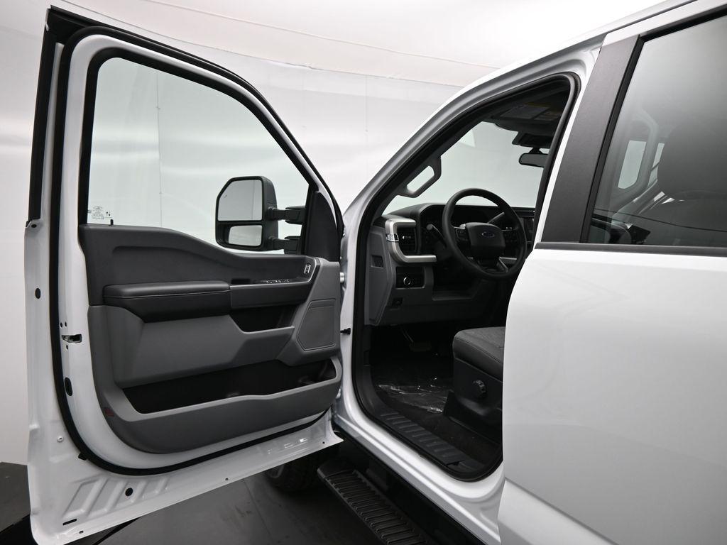 new 2025 Ford F-250 car, priced at $57,950