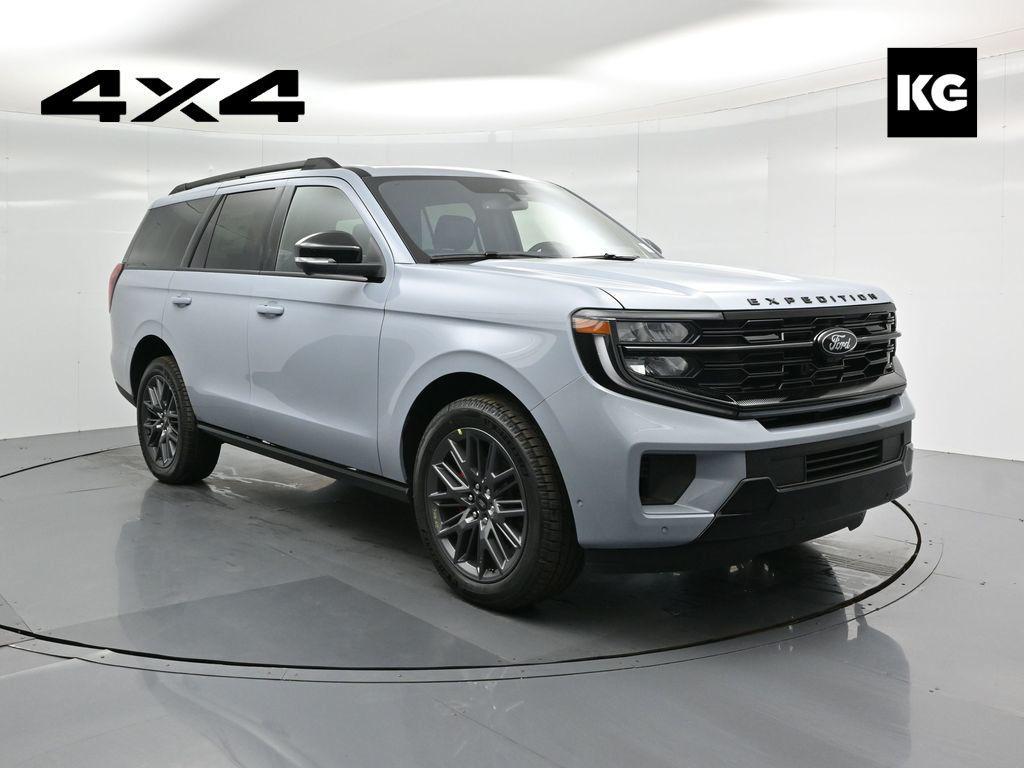 new 2025 Ford Expedition car, priced at $85,040