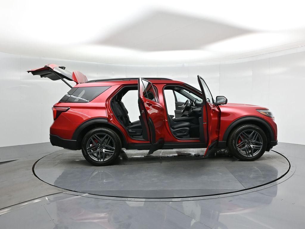 new 2025 Ford Explorer car, priced at $61,805