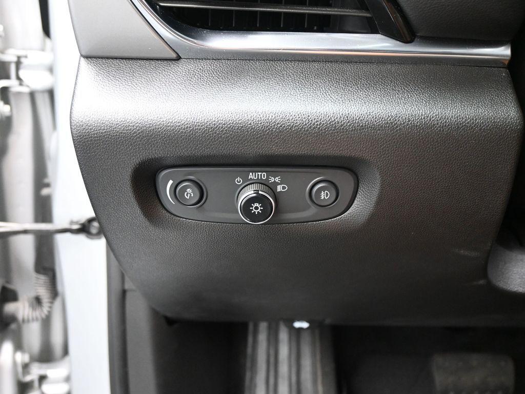 used 2021 Chevrolet Traverse car, priced at $24,762