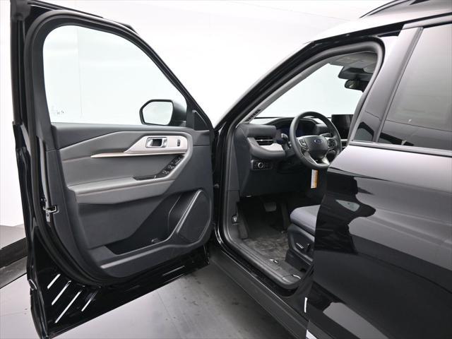 new 2025 Ford Explorer car, priced at $40,645