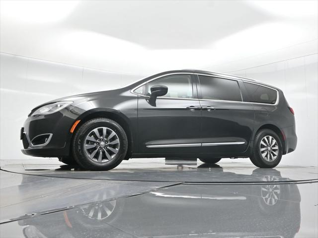 used 2020 Chrysler Pacifica car, priced at $19,000