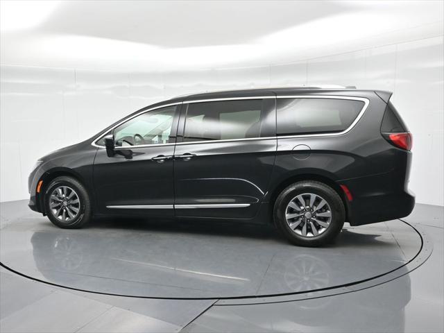 used 2020 Chrysler Pacifica car, priced at $19,000