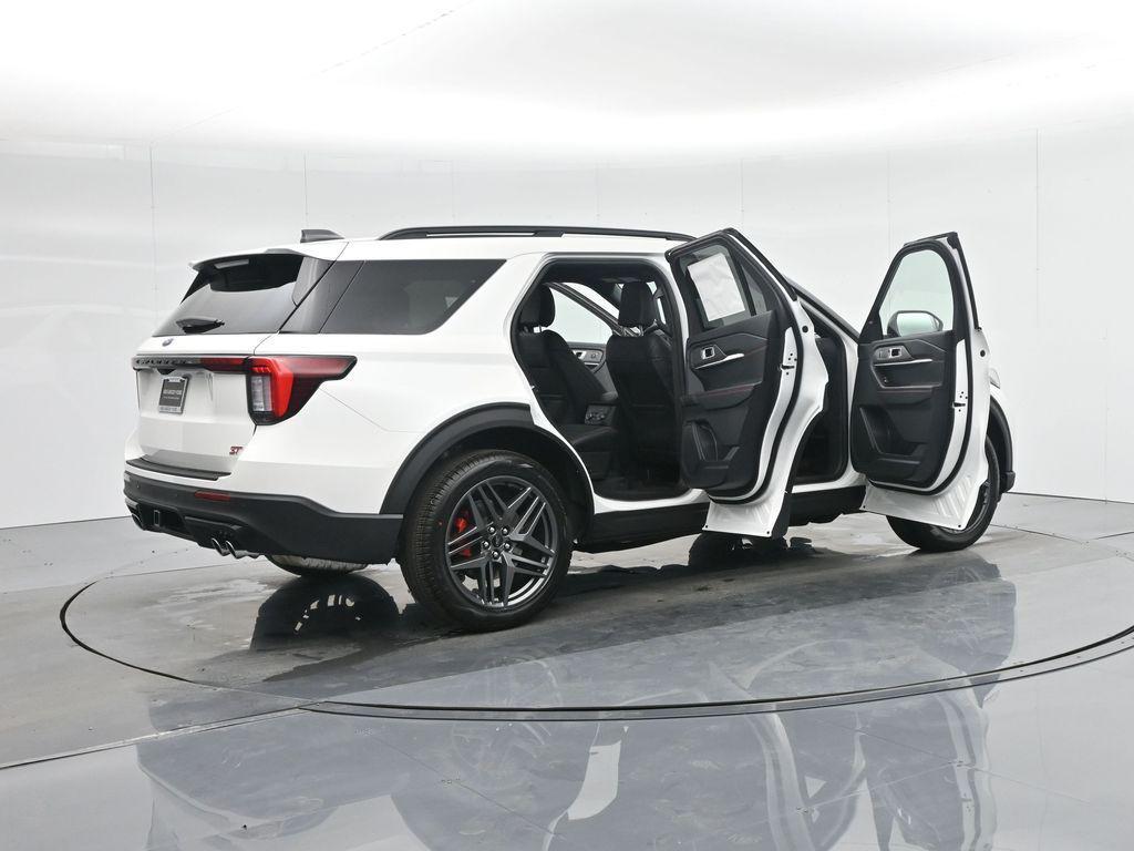 new 2025 Ford Explorer car, priced at $62,105