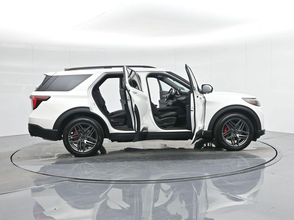 new 2025 Ford Explorer car, priced at $62,105
