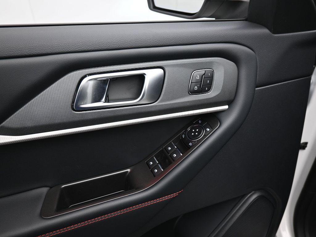 new 2025 Ford Explorer car, priced at $62,105