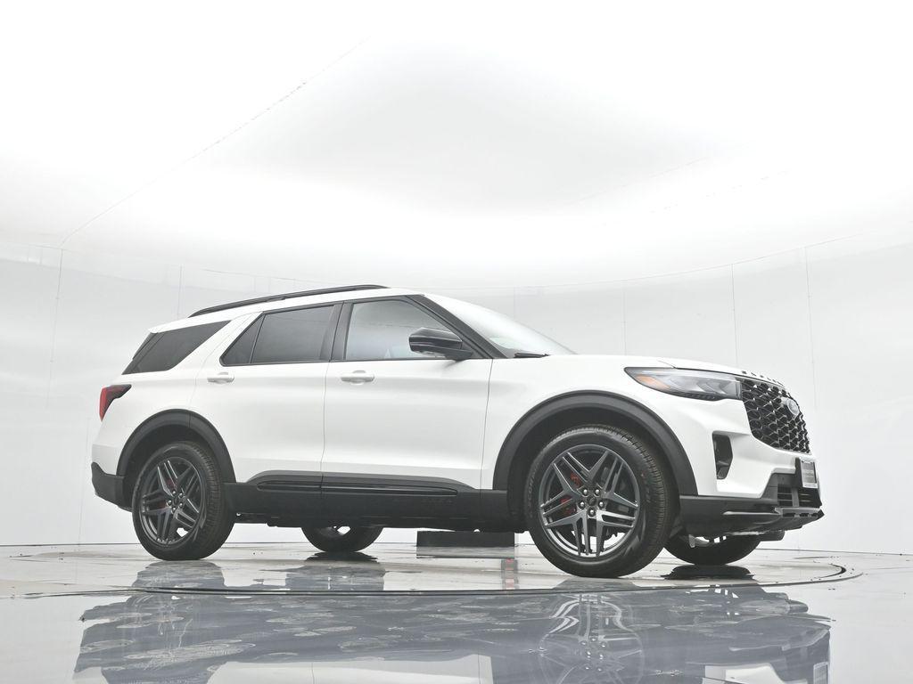 new 2025 Ford Explorer car, priced at $62,105