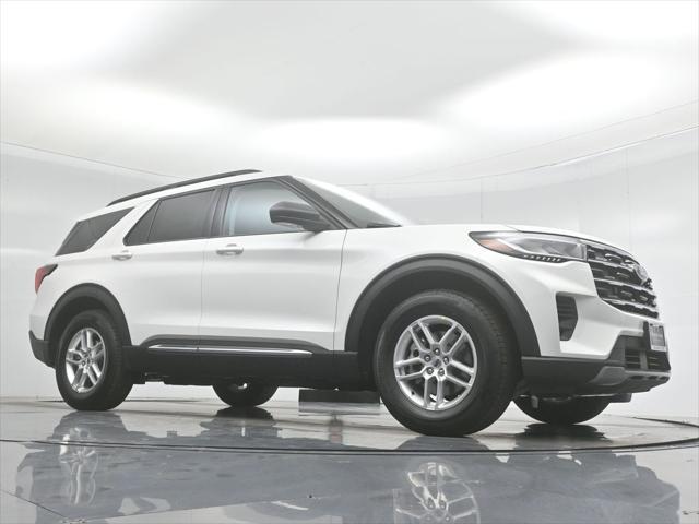 new 2025 Ford Explorer car, priced at $39,318
