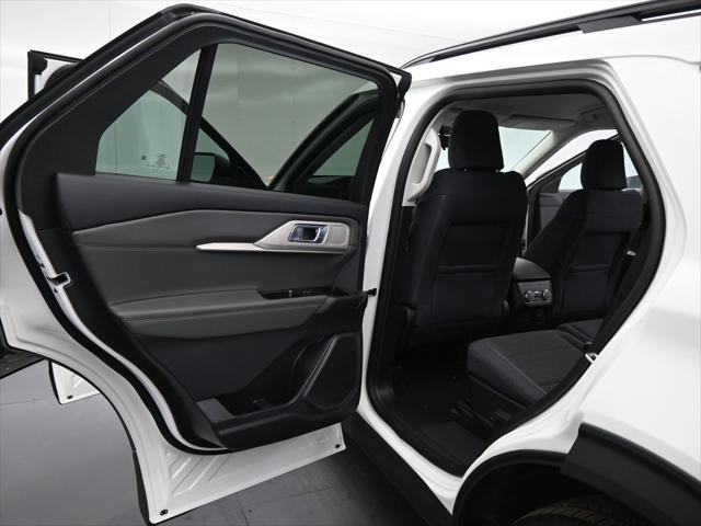 new 2025 Ford Explorer car, priced at $39,318