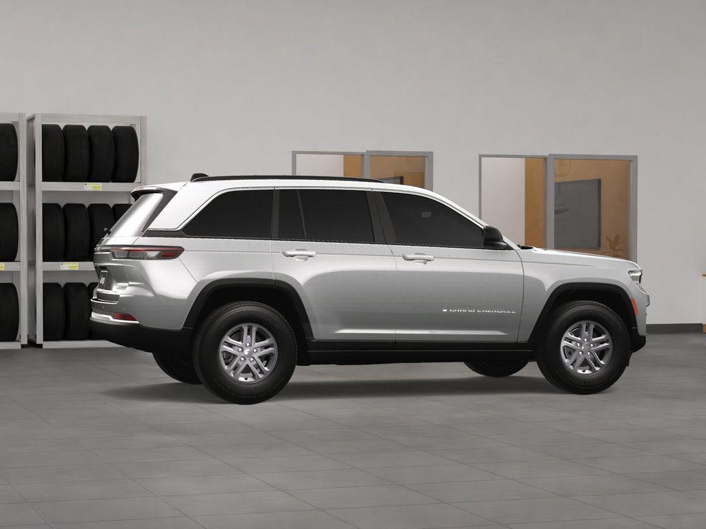new 2024 Jeep Grand Cherokee car, priced at $39,882