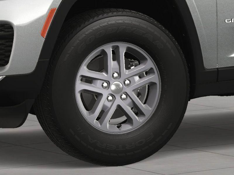 new 2024 Jeep Grand Cherokee car, priced at $39,882