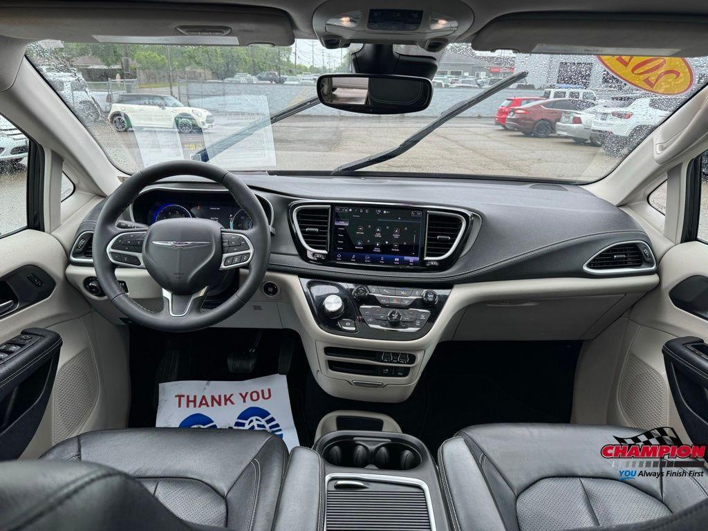 used 2022 Chrysler Pacifica car, priced at $27,800